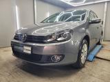 Volkswagen Golf VI *Automatik* *1.Hand* *Bi-Xenon* - mit Benzin-Antrieb: Grau, Kleinwagen, mit Klimaanlage