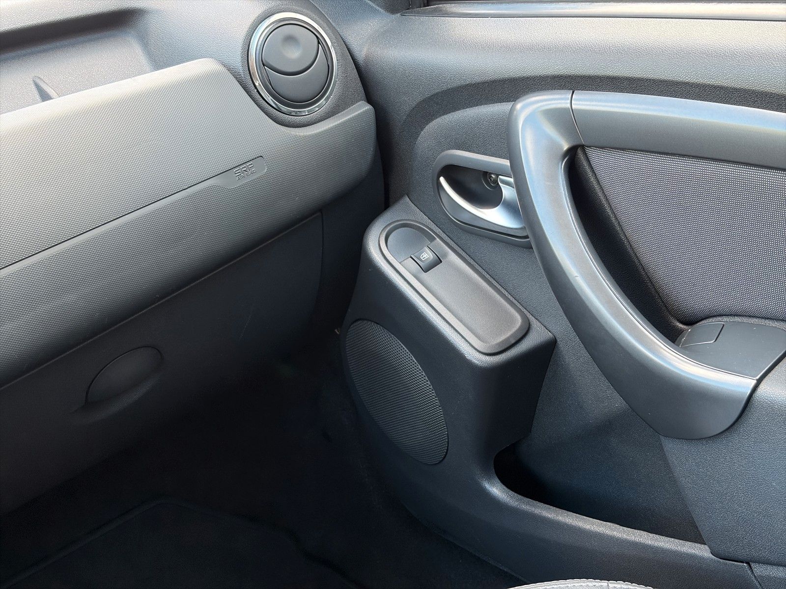 Fahrzeugabbildung Dacia Duster Prestige 4x2*AHK*Navi*SHZ*Leder**