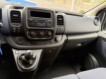 Opel Vivaro - 11