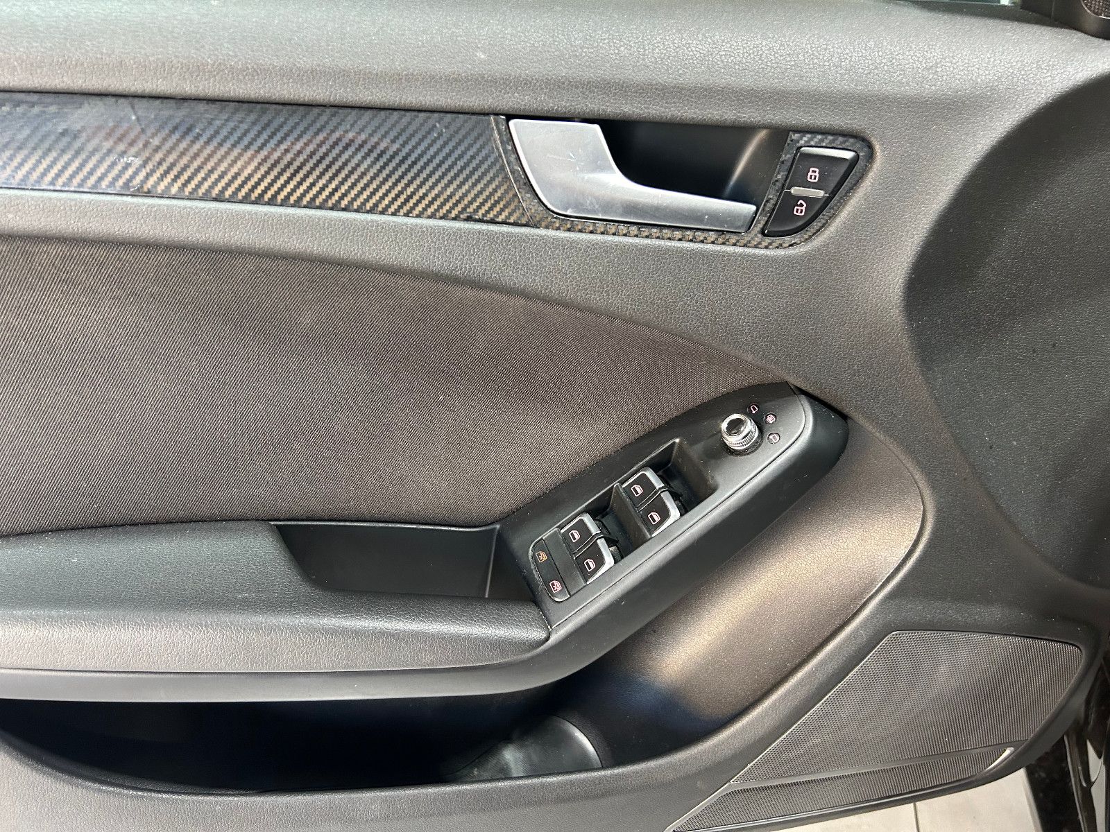 Fahrzeugabbildung Audi A4 Avant Attraction/SHZ/TEMPOMAT/PDC/KLIMA