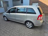 Opel Zafira 140 ps 7 Sitzer vieles neu Sehr gepflegt - Opel Zafira Gebrauchtwagen in Mönchengladbach
