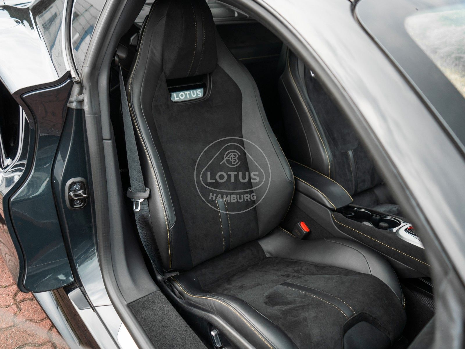 Fahrzeugabbildung Lotus Emira V6 First Edition in Shadow Grey *Automatik