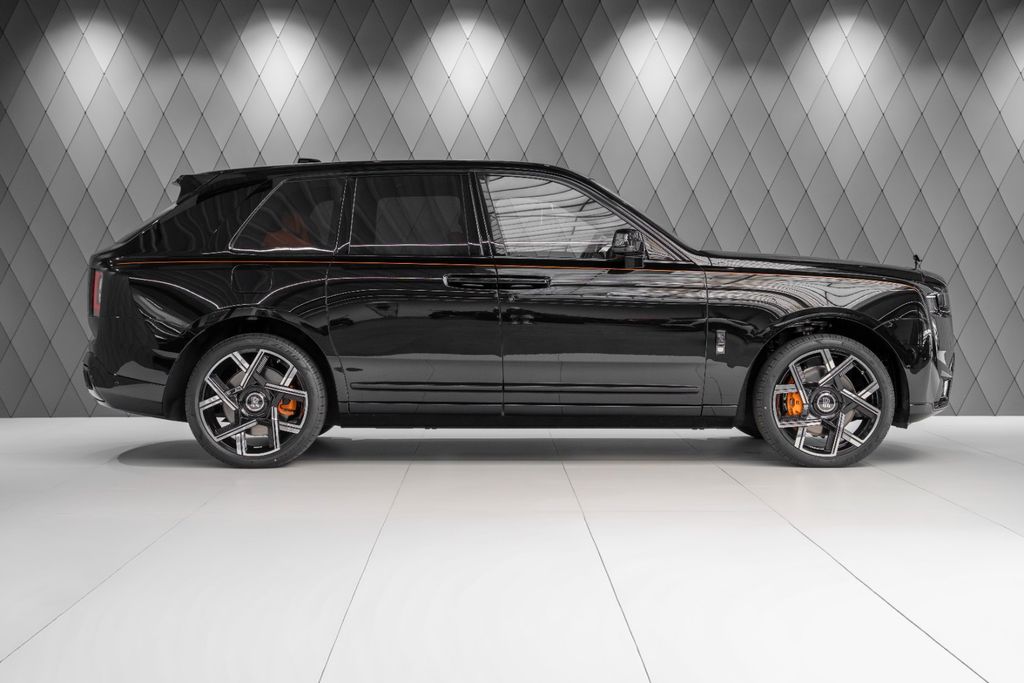 Cullinan BLACK BADGE 2026 BLACK/ORANGE 4 SEATS - Bild 3