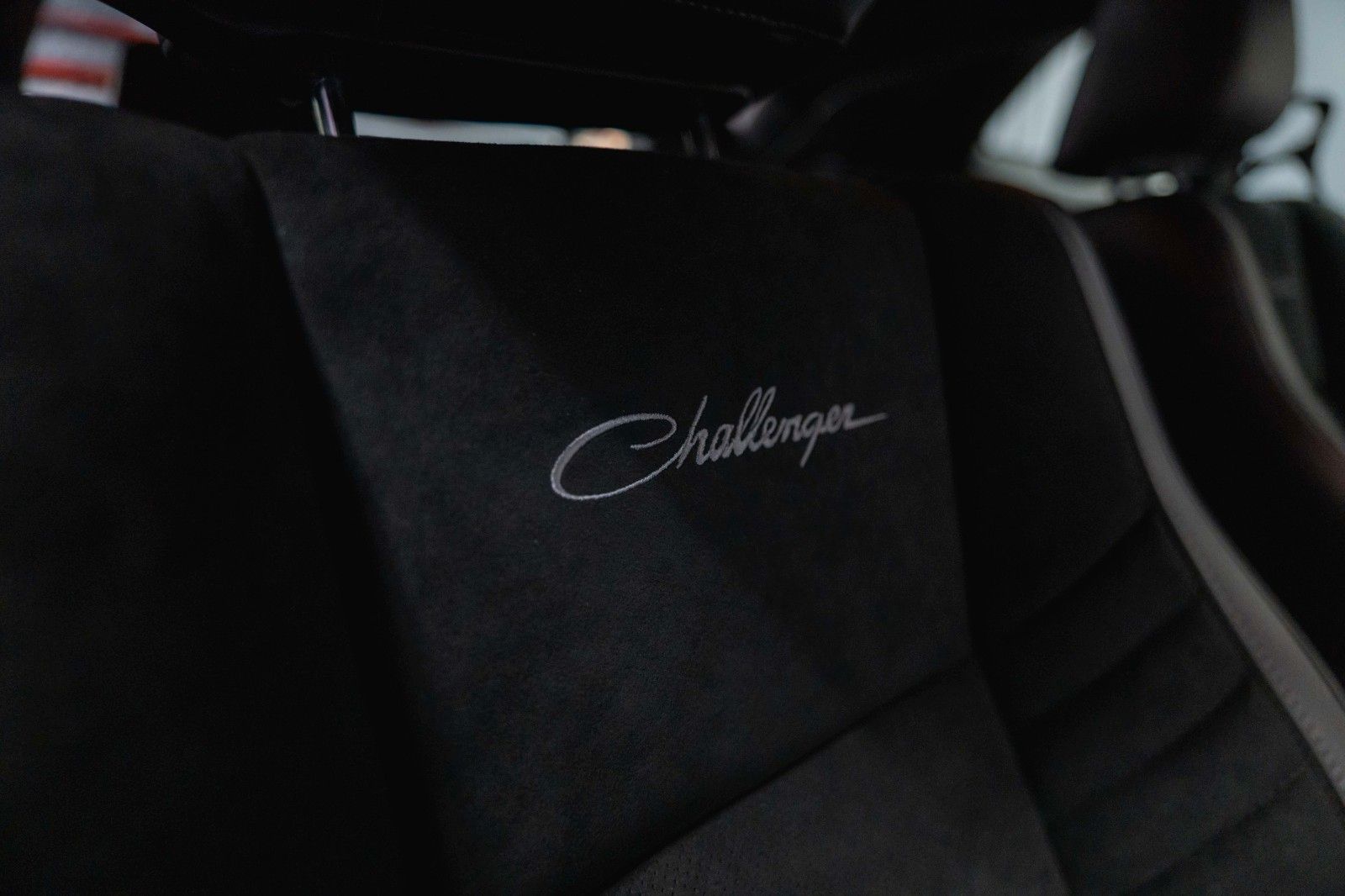 Fahrzeugabbildung Dodge Challenger 3.6 V6 4x4 GT SRT Styling *LED*19%*