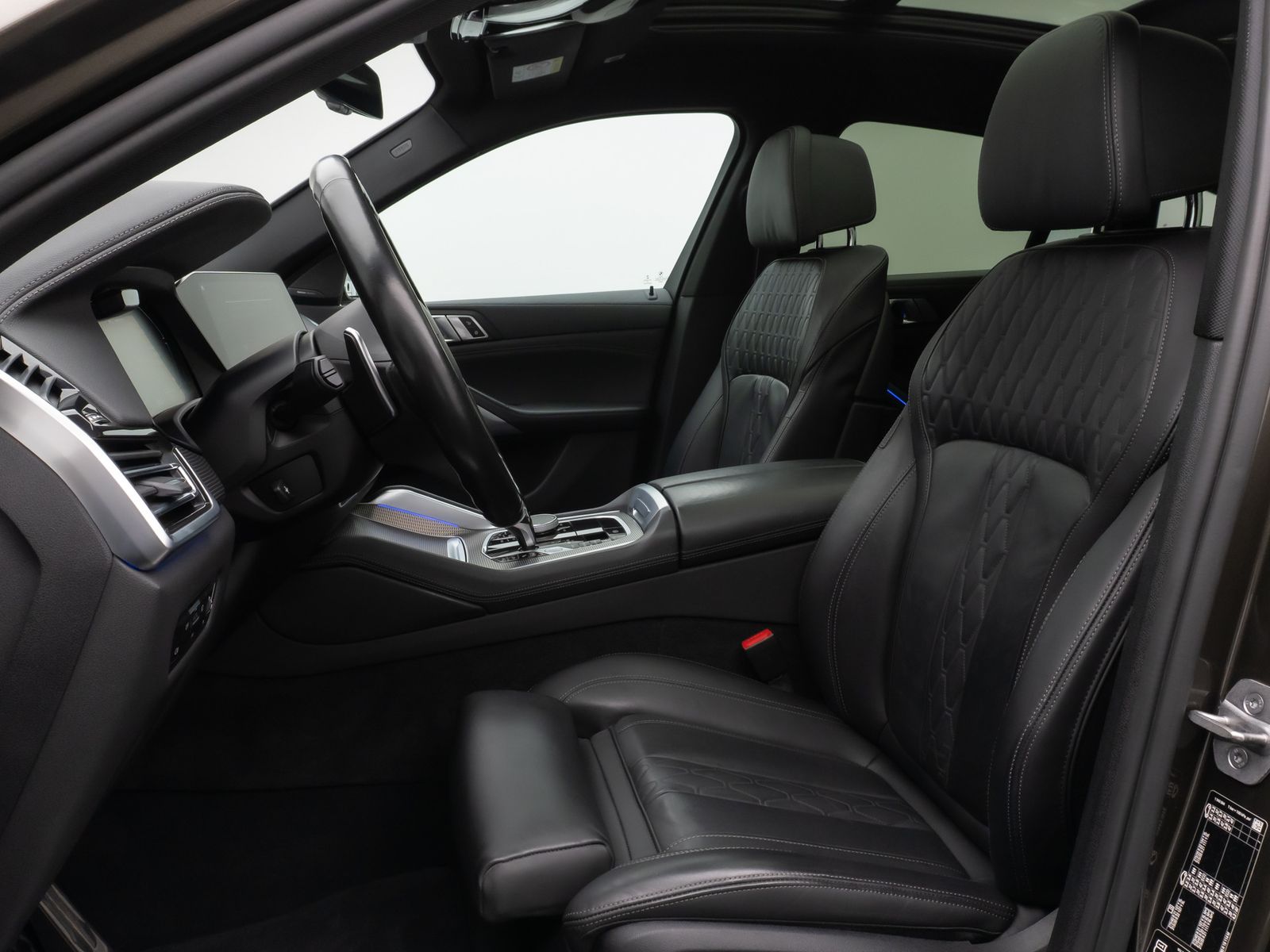 Fahrzeugabbildung BMW X6 M50i Panorama Laser 360° DAB H/K HUD 22Zoll