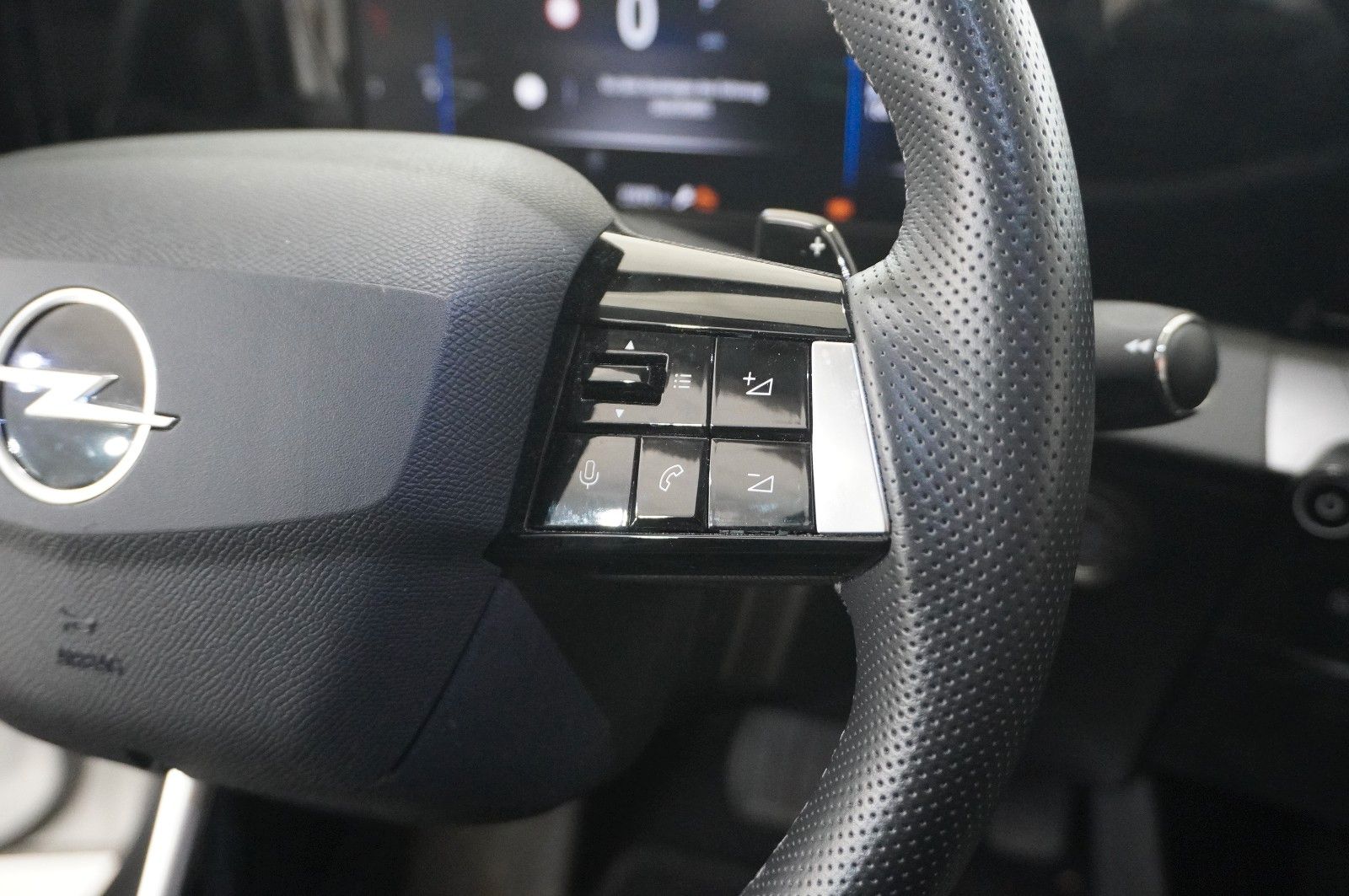 Fahrzeugabbildung Opel Astra L ST 1.5D EDITION NAVI/LED/KAMERA/SHZ/DAB+