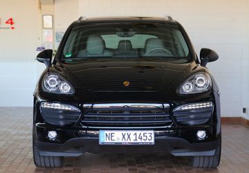 Porsche Cayenne - 4