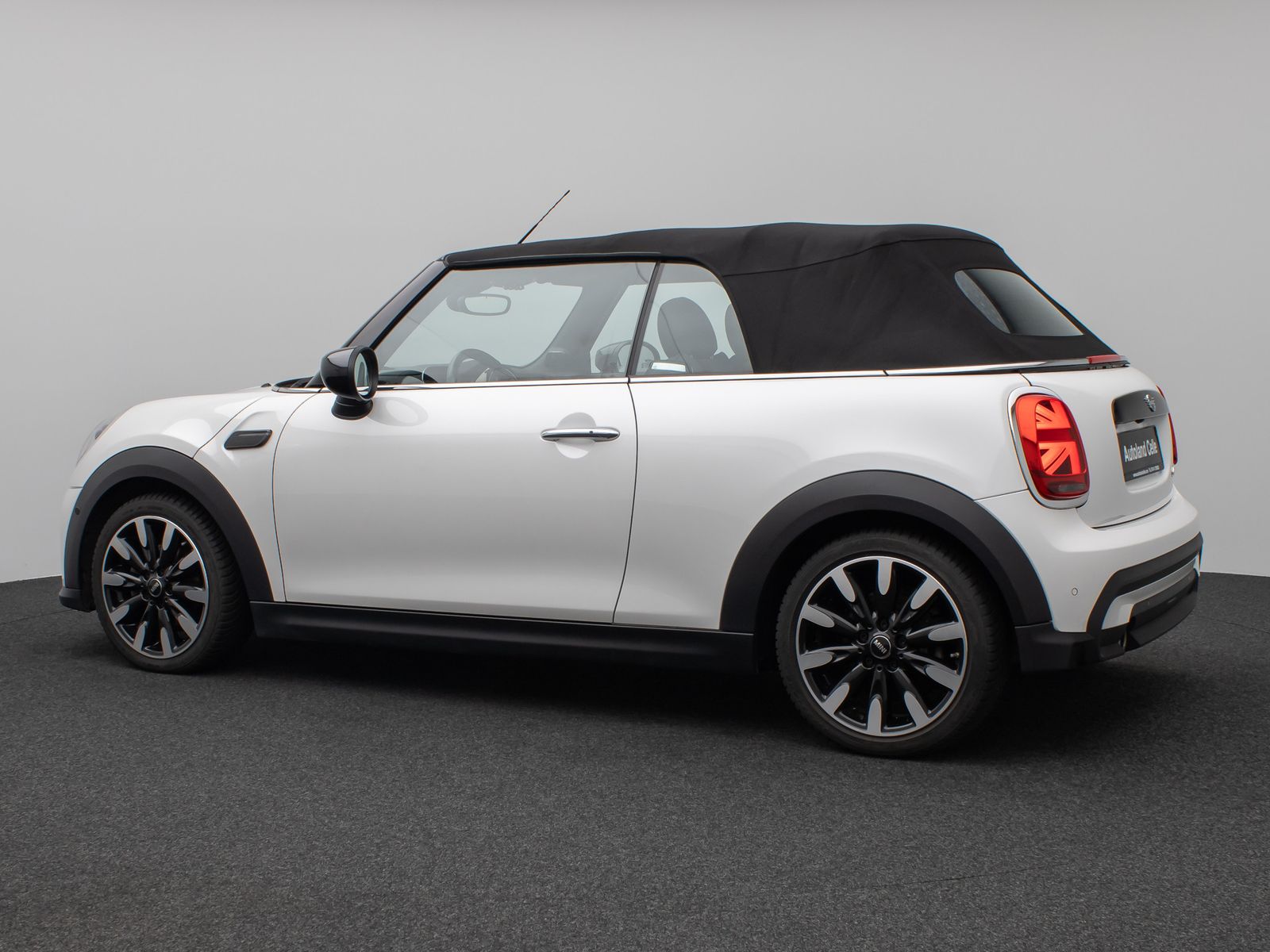 Fahrzeugabbildung MINI Cooper Cabrio Kamera HUD H/K Komfort Sport Voll