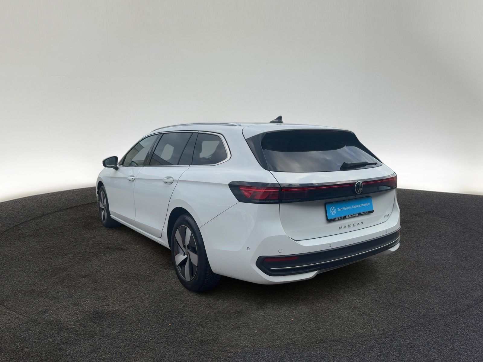 Volkswagen Passat Variant Business 1.5 eTSI DSG ergoActive foto 3