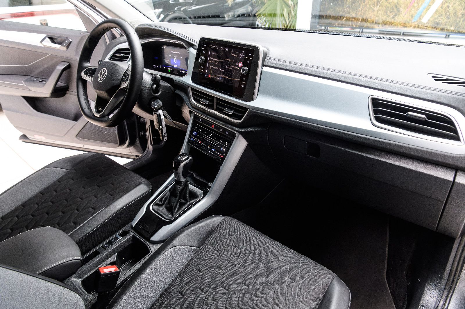 Fahrzeugabbildung Volkswagen T-Roc Goal+LED+AHK+NAVI+SHZ+ACC+GJR+SIDE.ASS