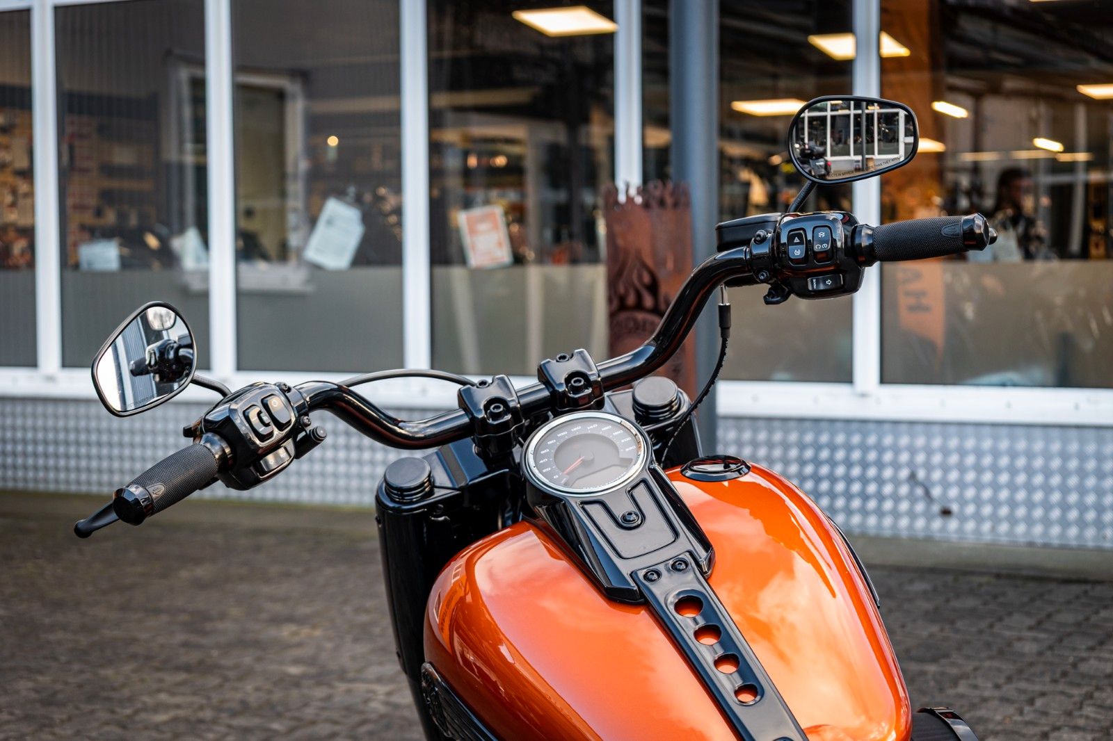 Fahrzeugabbildung Harley-Davidson DARK BOY FLFBS BLACK 117 MY25-H-D Kiel Custom