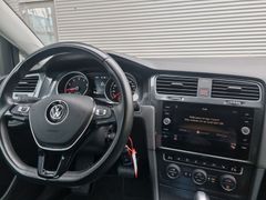 Fahrzeugabbildung Volkswagen Golf VII 1.0 TSI DSG APP NAVI ACC