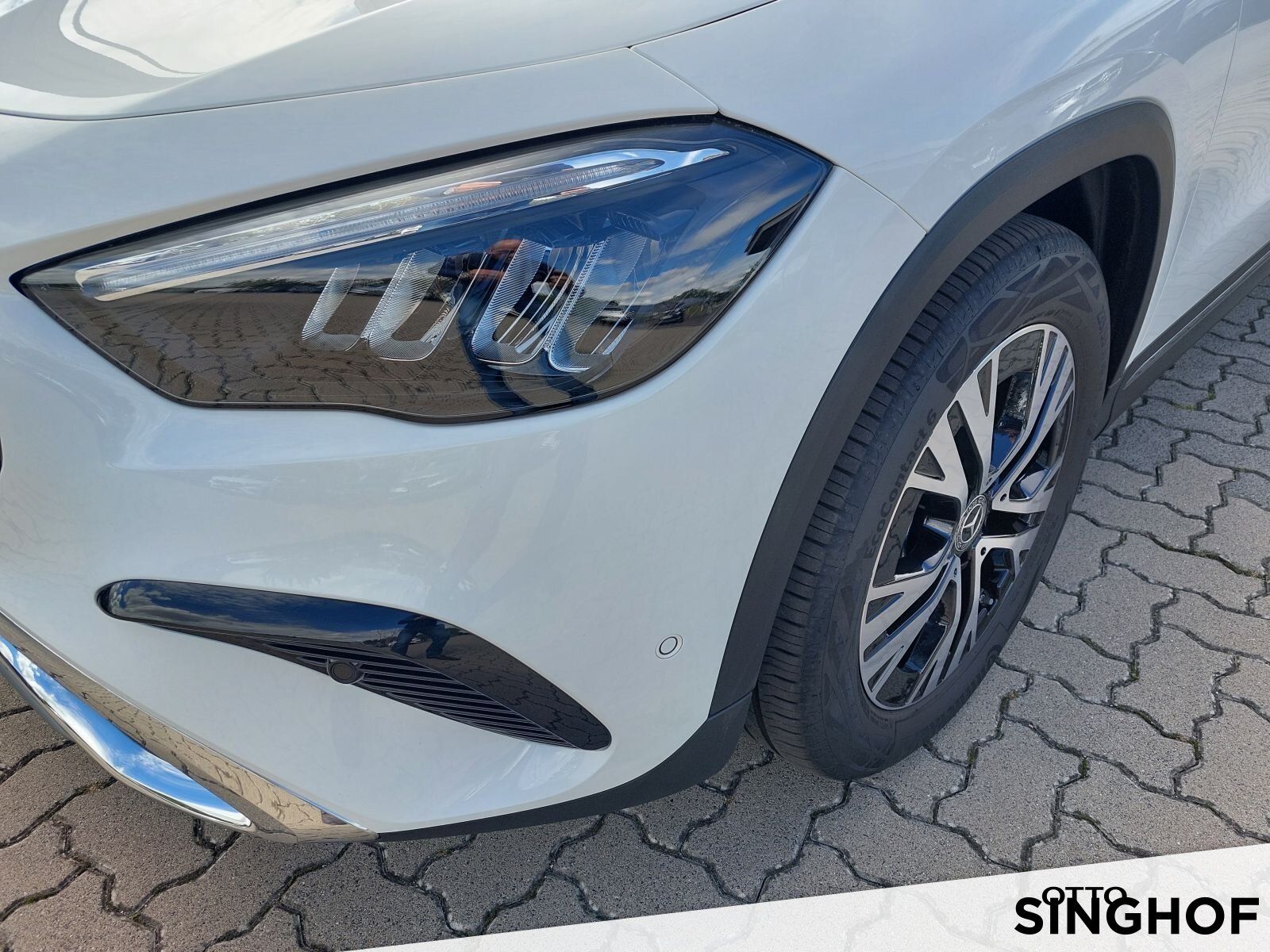Fahrzeugabbildung Mercedes-Benz GLA 200 Progressive +AHK+360°+Distronic+TOTW+LED