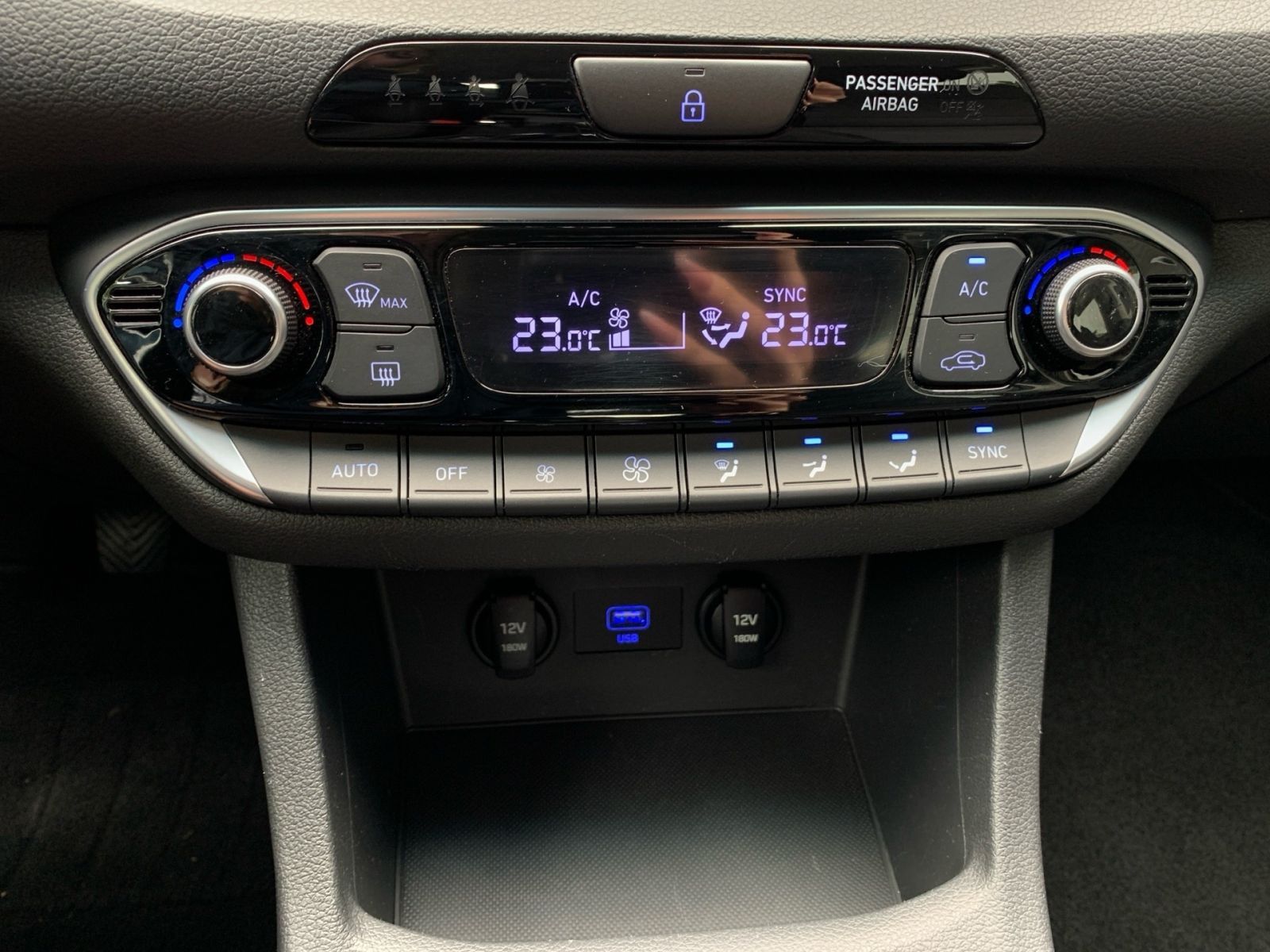 Fahrzeugabbildung Hyundai i30 1.0 T-GDI Edition 30 1Hd Allwetter