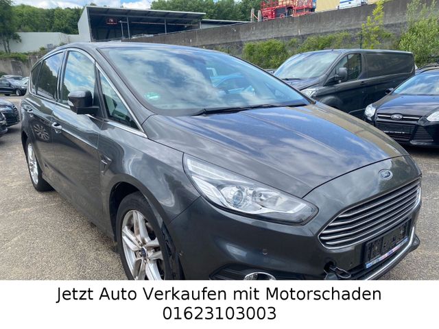 Ford S-MAX Titanium Navi R-kamera Motorproblem