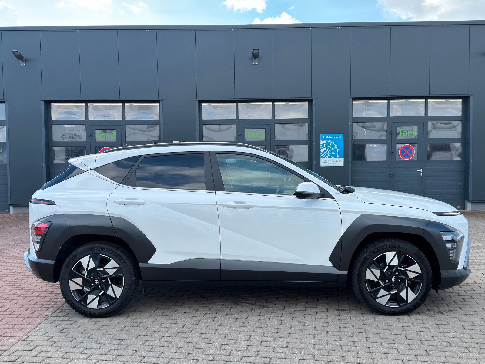 Fahrzeugabbildung Hyundai KONA 1.0 T-GDI Prime *Allwetter*ACC*LED*BOSE*360