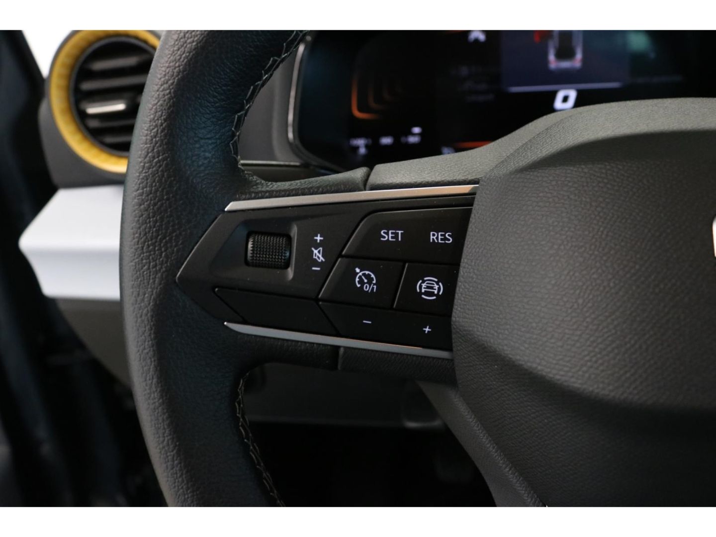 Fahrzeugabbildung SEAT Arona Road Edition Tempo Navi DAB LED PDC SHZ