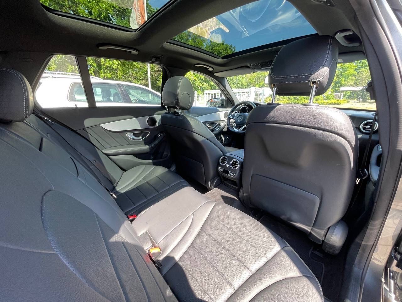 Fahrzeugabbildung Mercedes-Benz C 250 CGI T AMG*Panorama*Totwinkel*AHK*Kamera*