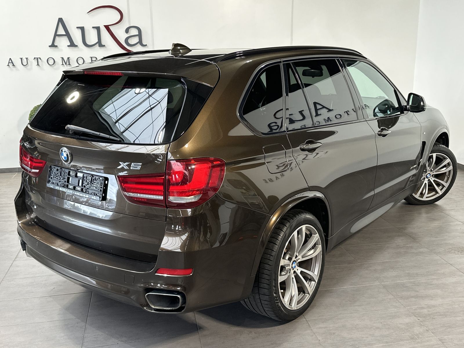 Fahrzeugabbildung BMW X5 xDrive30d M-Sport NAV+LED+PANO+KAM+HUD+H&K+PP