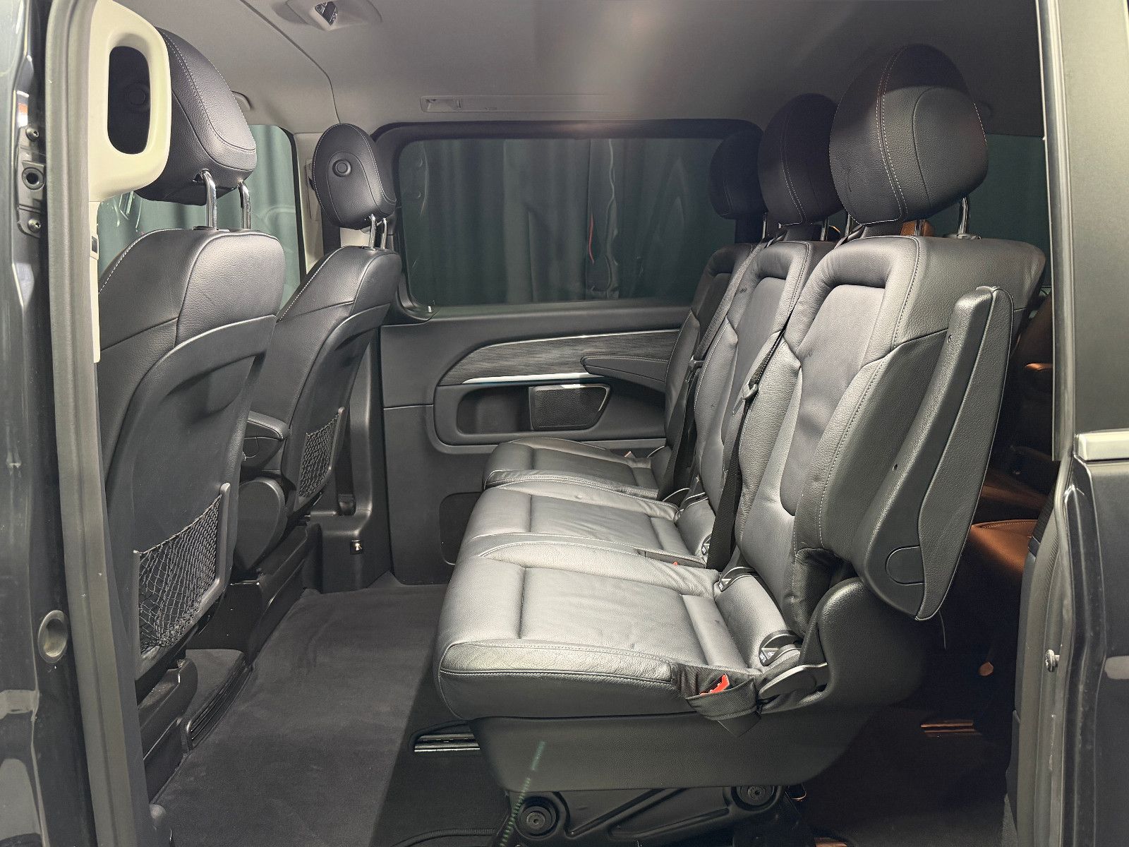 Fahrzeugabbildung Mercedes-Benz V300 d AVANTGARDE EDITION 4MATIC lang|BURMESTER|