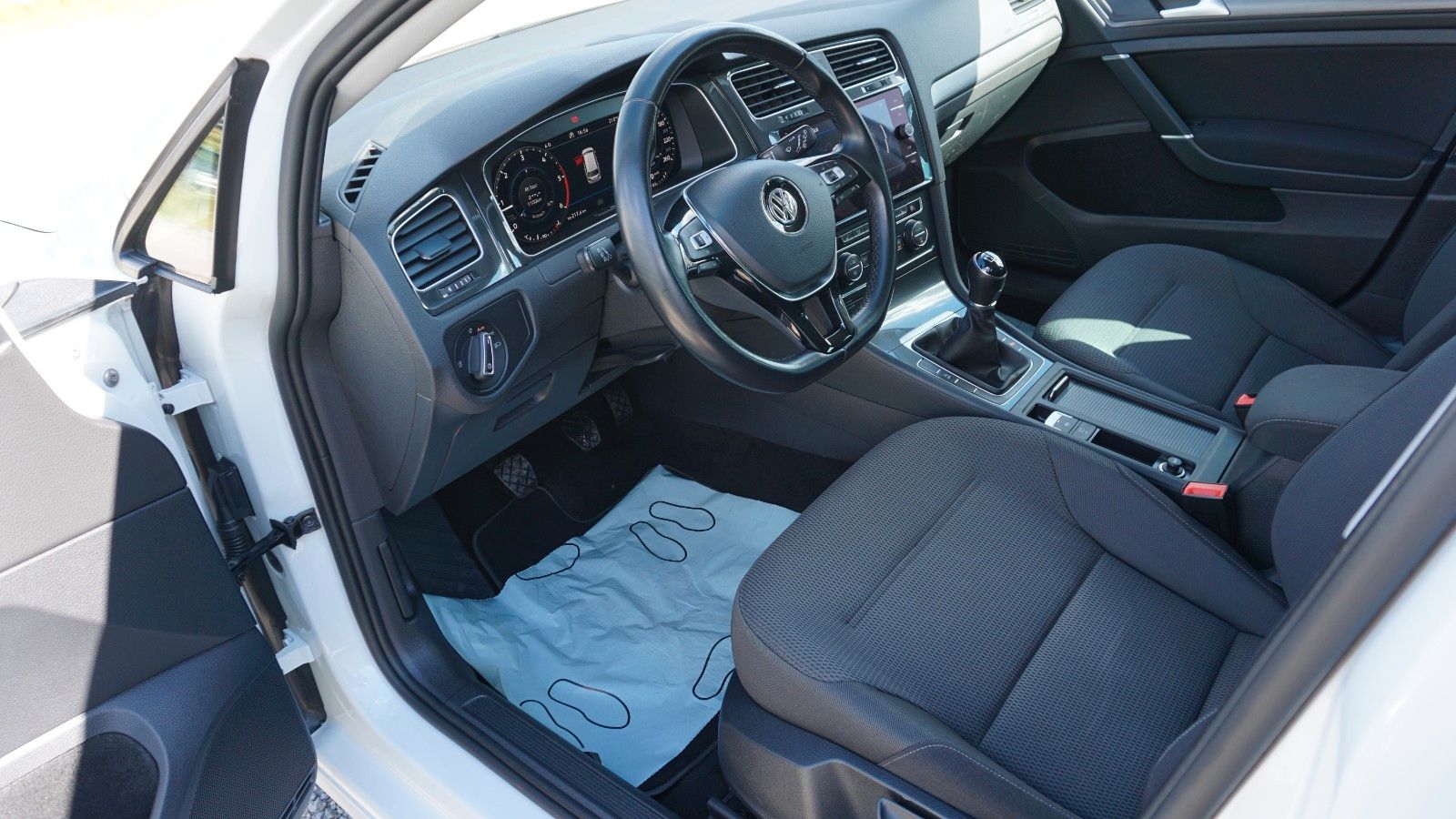 Fahrzeugabbildung Volkswagen Golf VII Variant Comfortline ACC,Navi,SH,PDC