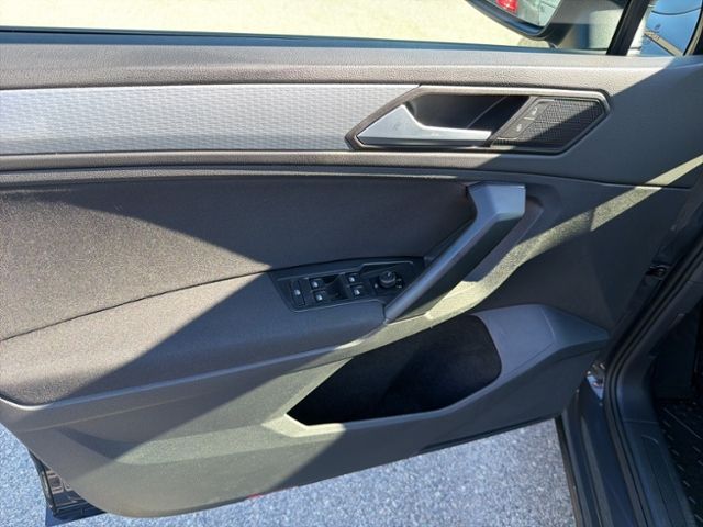 Tiguan LIFE 2.0 TDI DSG NAVI AHK APP-CON LENKR:H