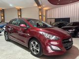Hyundai i30 blue Trend 1.Hand/PDC/Sheckheft - Hyundai i30 mit Benzin-Antrieb: Kombi, Klimaanlage