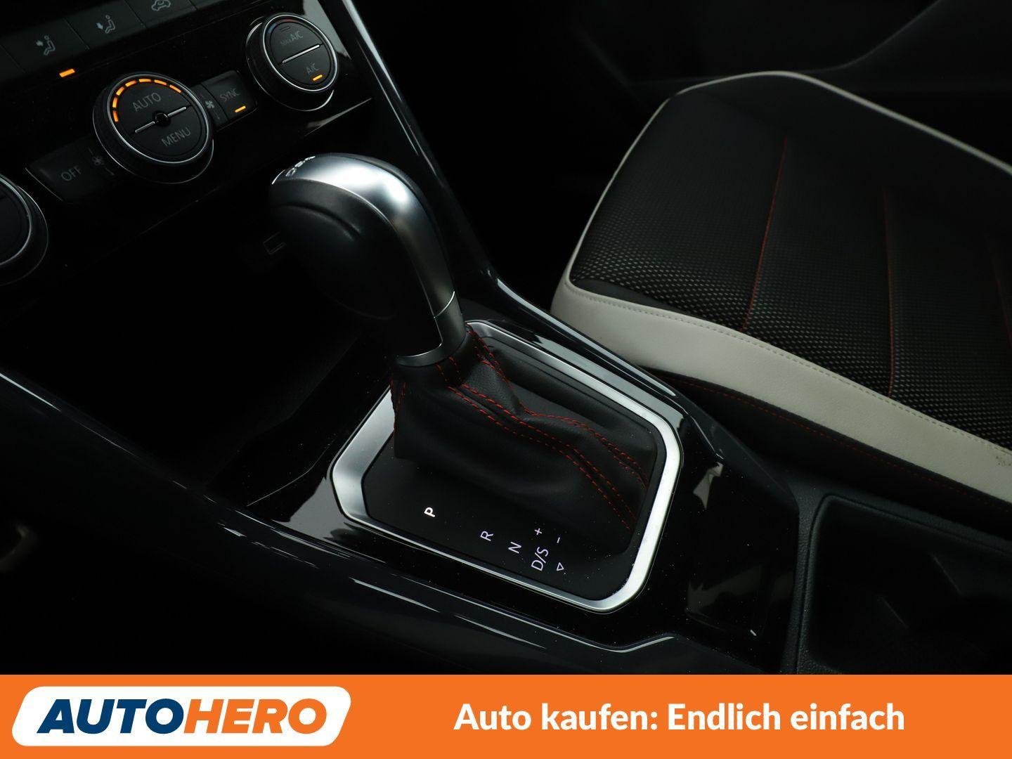 Volkswagen T-Roc 1.5 TSI ACT Sport Aut.*NAVI*CAM*ACC*