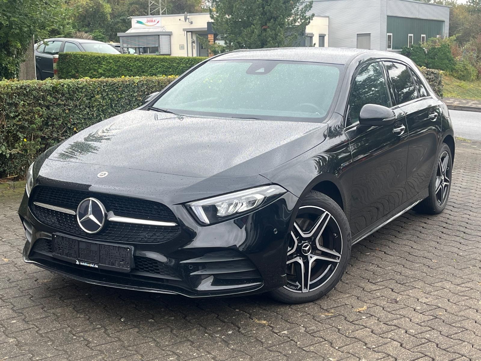 Mercedes-Benz A 250e AMG Night LED Ambiente