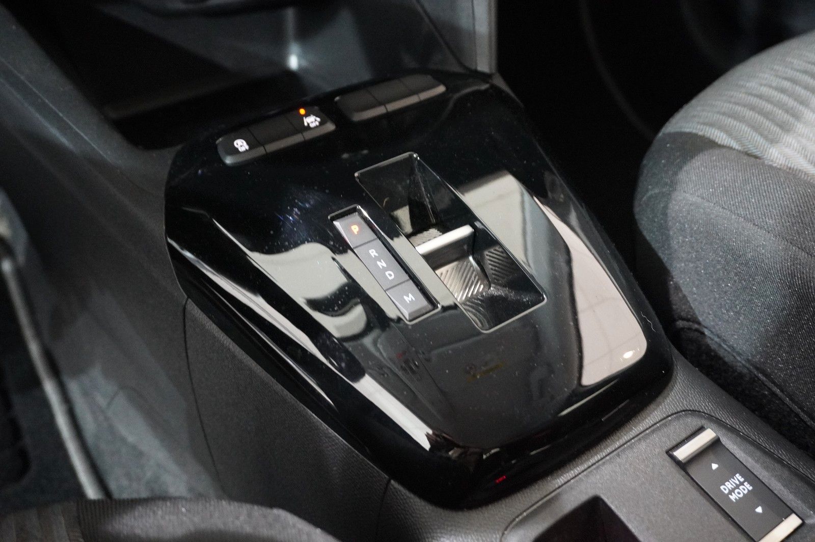 Fahrzeugabbildung Opel Corsa F 1.2T EDITION AT NAVI/LED/SPORT/TEMP/DAB+