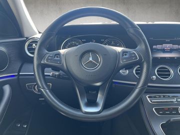Mercedes E 200 - 9