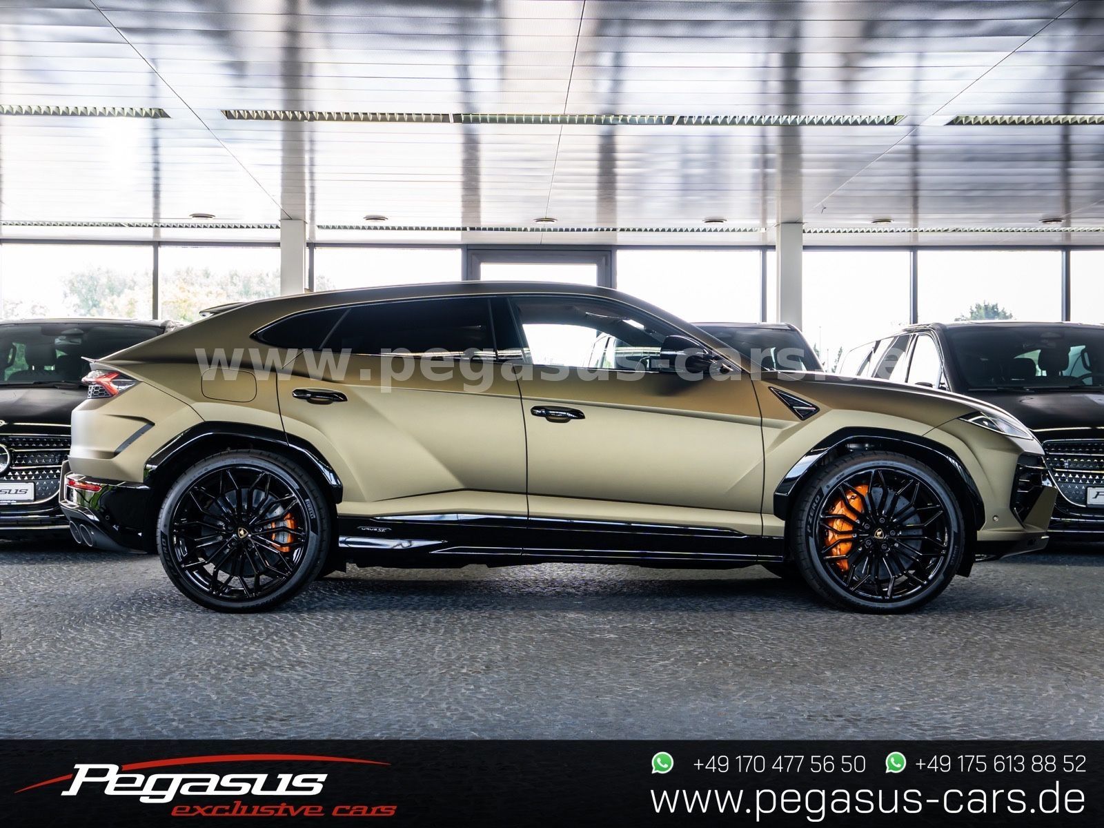 LAMBORGHINI Urus - 19