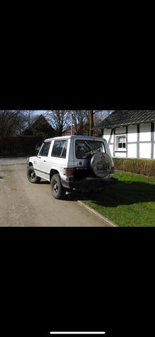 Mitsubishi Pajero L040 Geländewagen Oldtim...