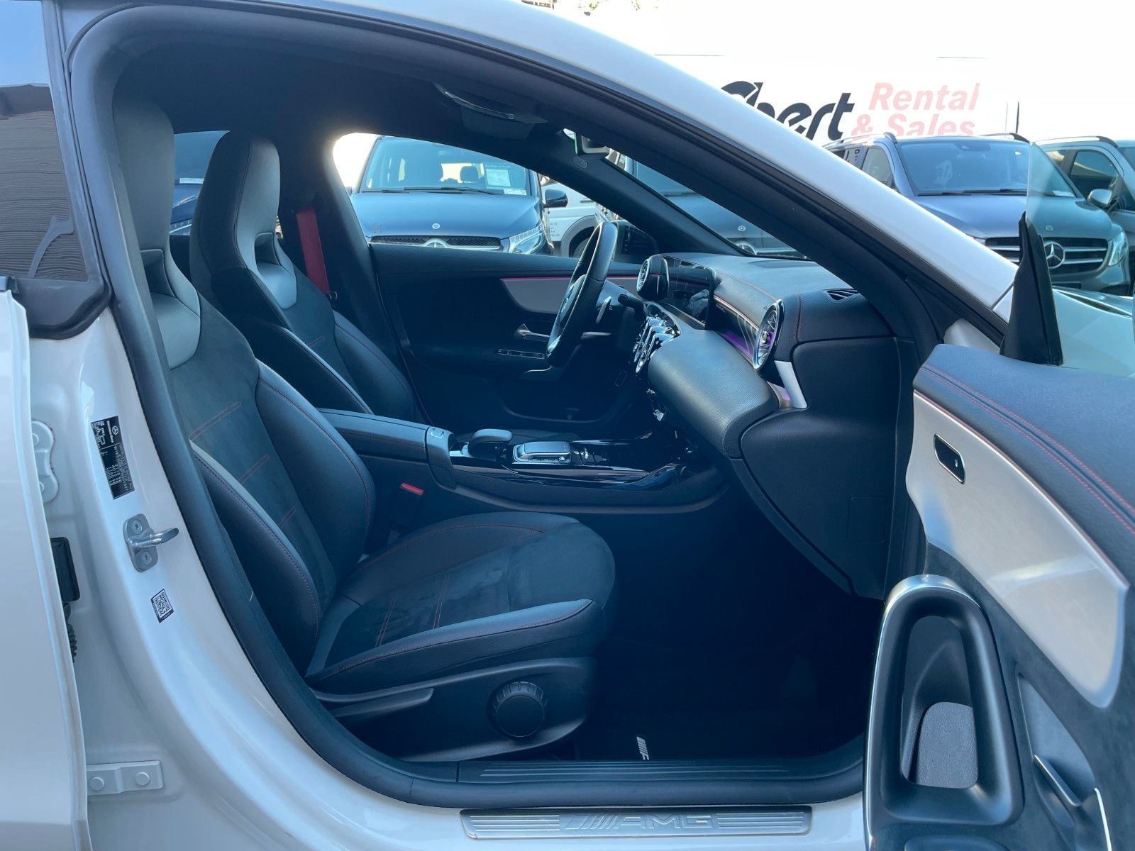 Fahrzeugabbildung Mercedes-Benz CLA 35 AMG Aero+TotW+R-Kamera+Ambiente