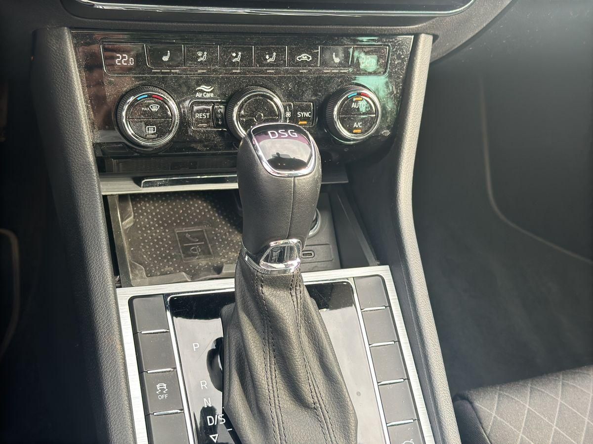 Superb Ambition 2.0 TDI DSG AHK RFK SCHIEBEDACH 