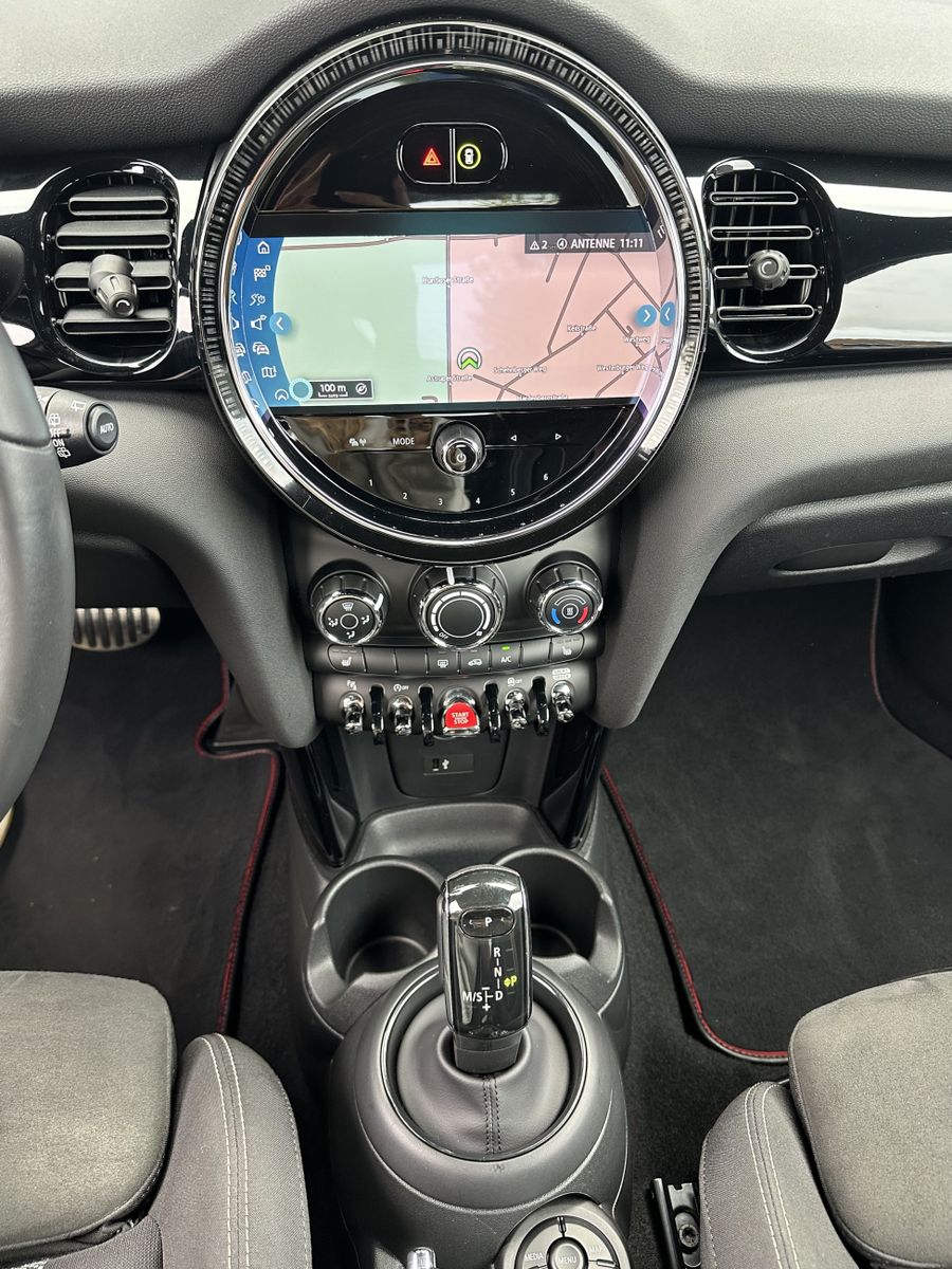 Fahrzeugabbildung MINI John Cooper Works Sport-Aut. NAV+LED+KAM+ACC+VC