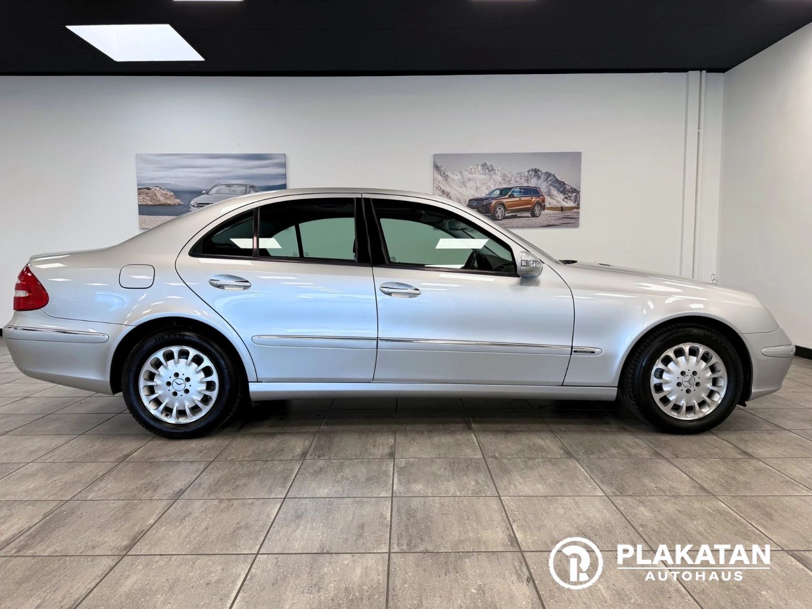 Fahrzeugabbildung Mercedes-Benz E 240 ELEGANCE, TÜV Neu, 2 Hand