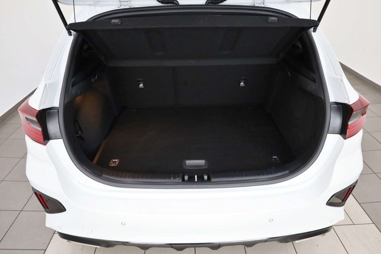 Fahrzeugabbildung Kia cee'd / Ceed GT, T.Leder,Navi,LED,SH,JBL +WR