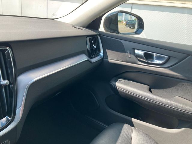 V60 T6 AWD R Design Expression Recharge