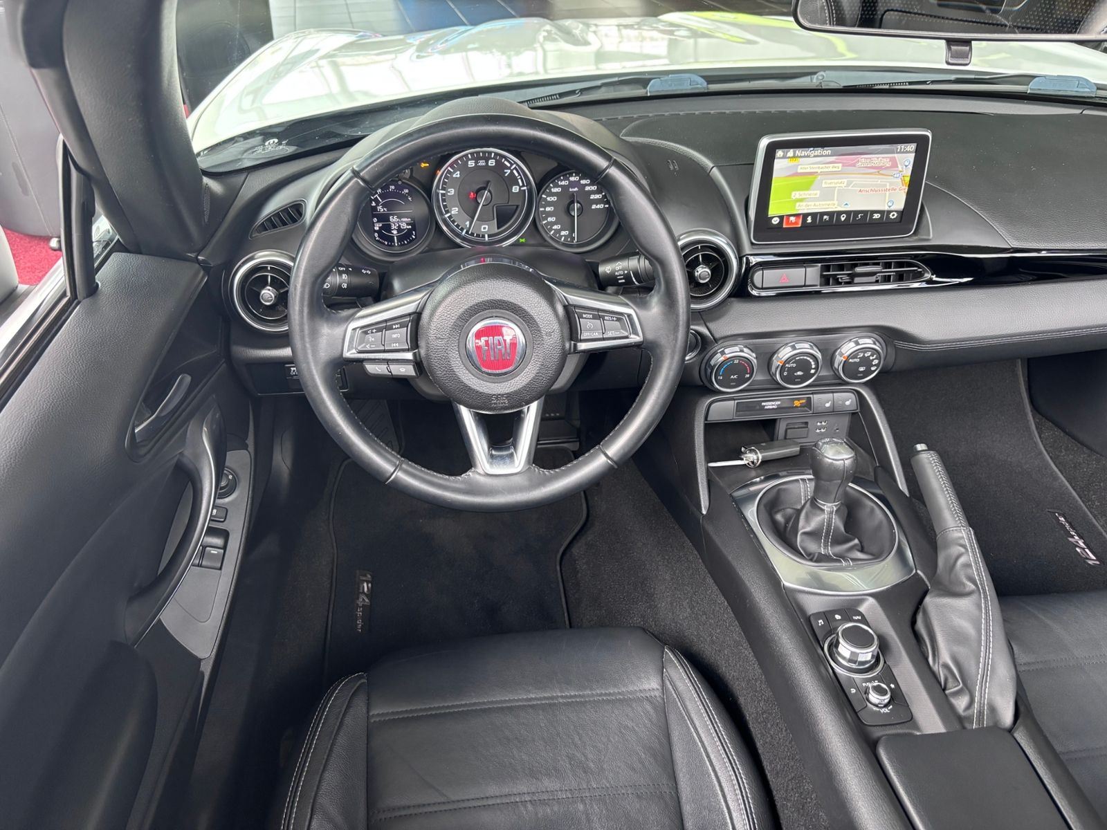 Fahrzeugabbildung Fiat 124 Spider Lusso LED NAVI ALU