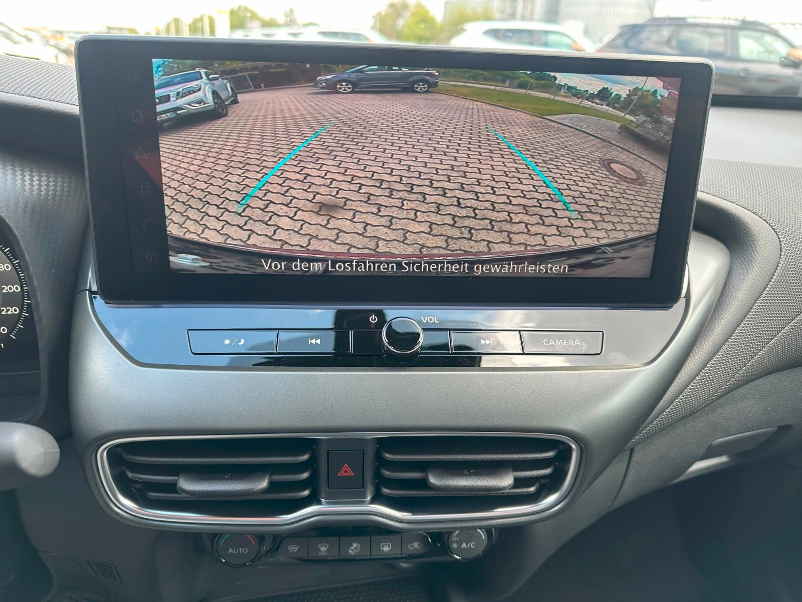 Fahrzeugabbildung Nissan Juke 1.6 Hybrid N-CONNECTA