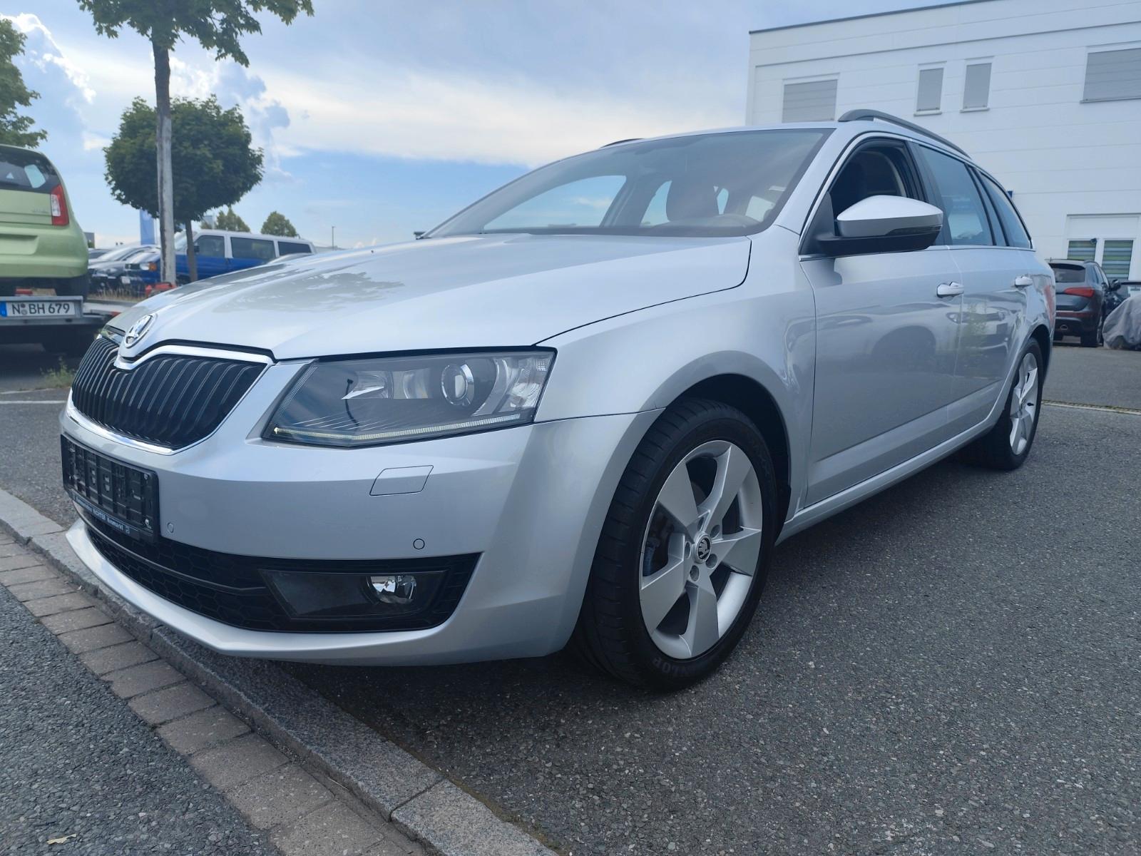 Skoda Octavia Combi Style X-enon Tempomat 1.Hand 69TKM