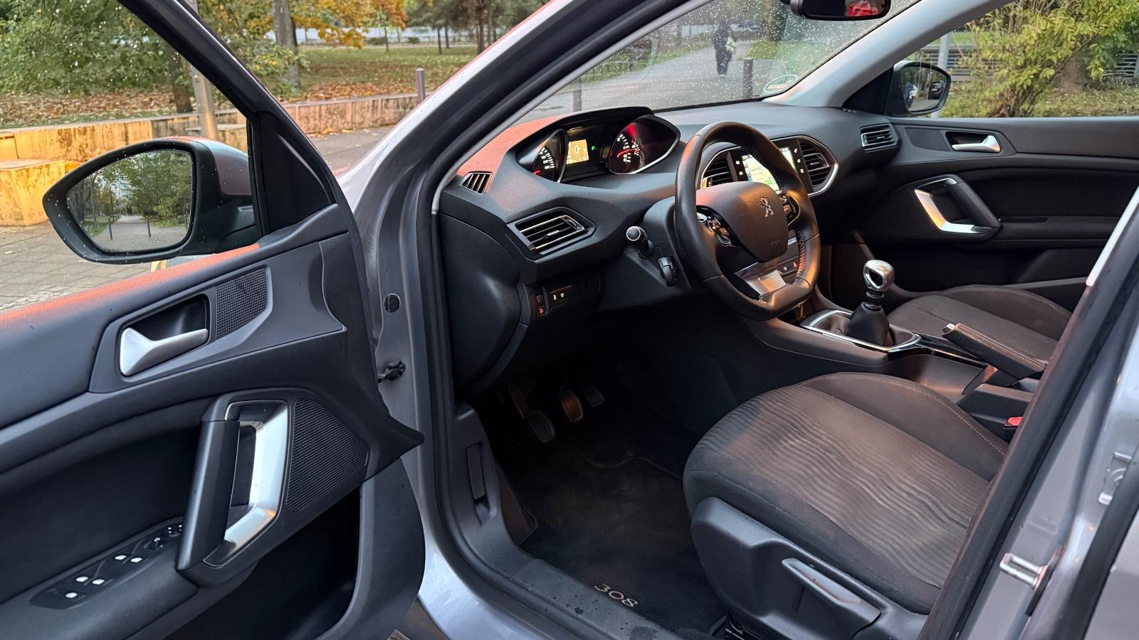 Peugeot 308 2015 — photo 8