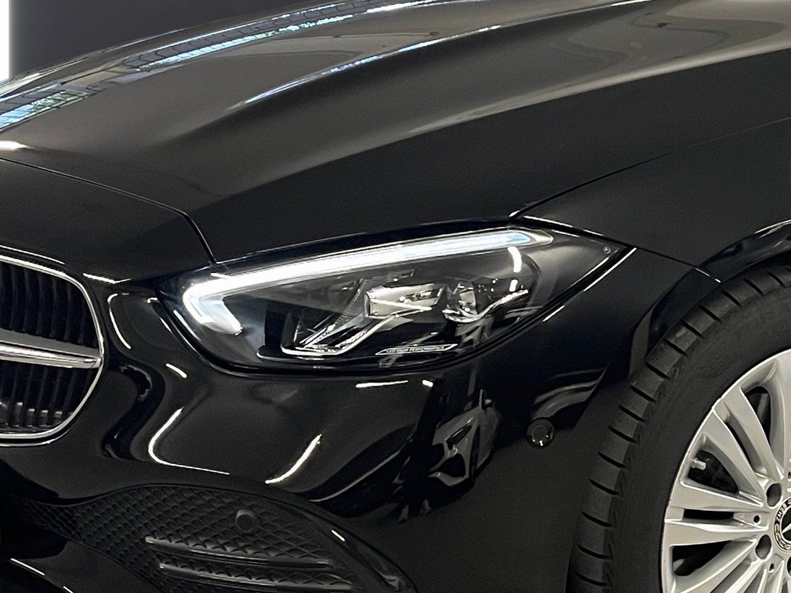 Fahrzeugabbildung Mercedes-Benz C 200 Avantgarde*Pano*Totwink*LED*Kamera*Memory*
