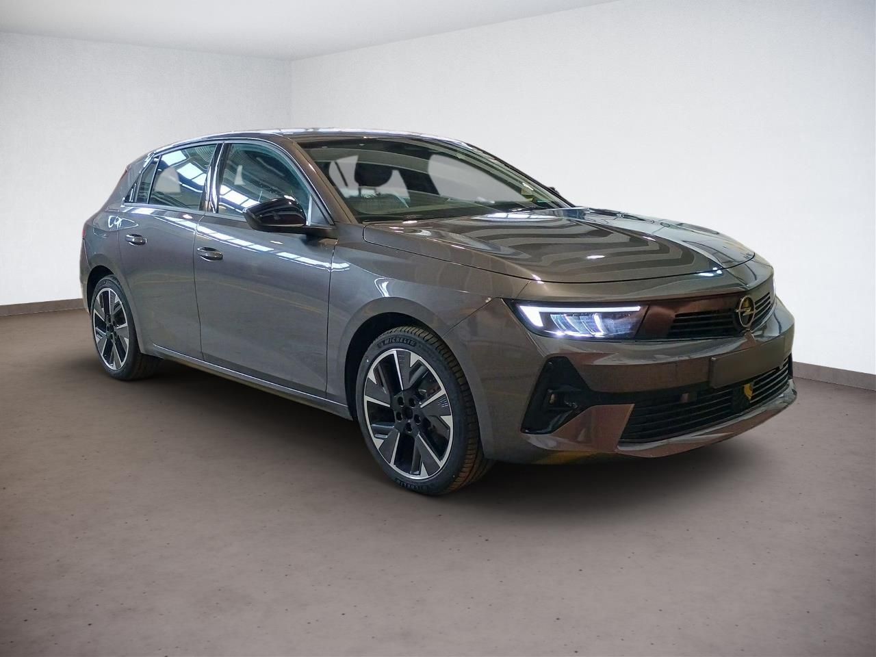 Fahrzeugabbildung Opel Astra L Edition Electric 115KW