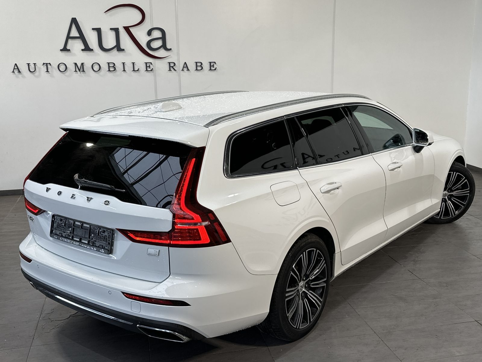 Fahrzeugabbildung Volvo V60 T6 Hybrid AWD INSCRIPTION NAV+LED+AHK+VC+HUD