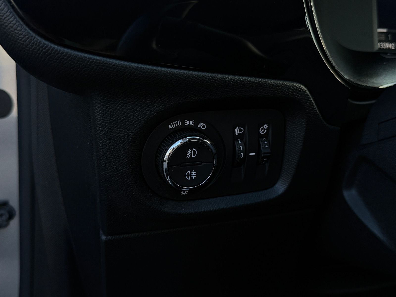 Fahrzeugabbildung Opel Corsa F 1.5 D Elegance GRA LED Navi PDC Kamera