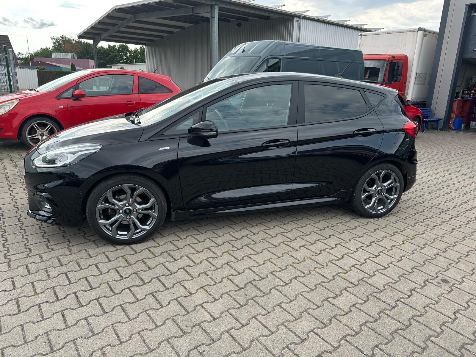 Ford Fiesta ST-Line Mild Hybrid LED PDC