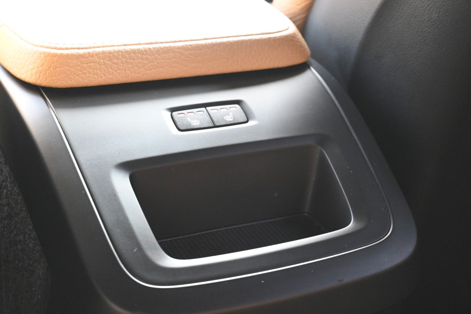 Fahrzeugabbildung Volvo V90 CC D4 AWD*STHZ*MIetkauf möglich