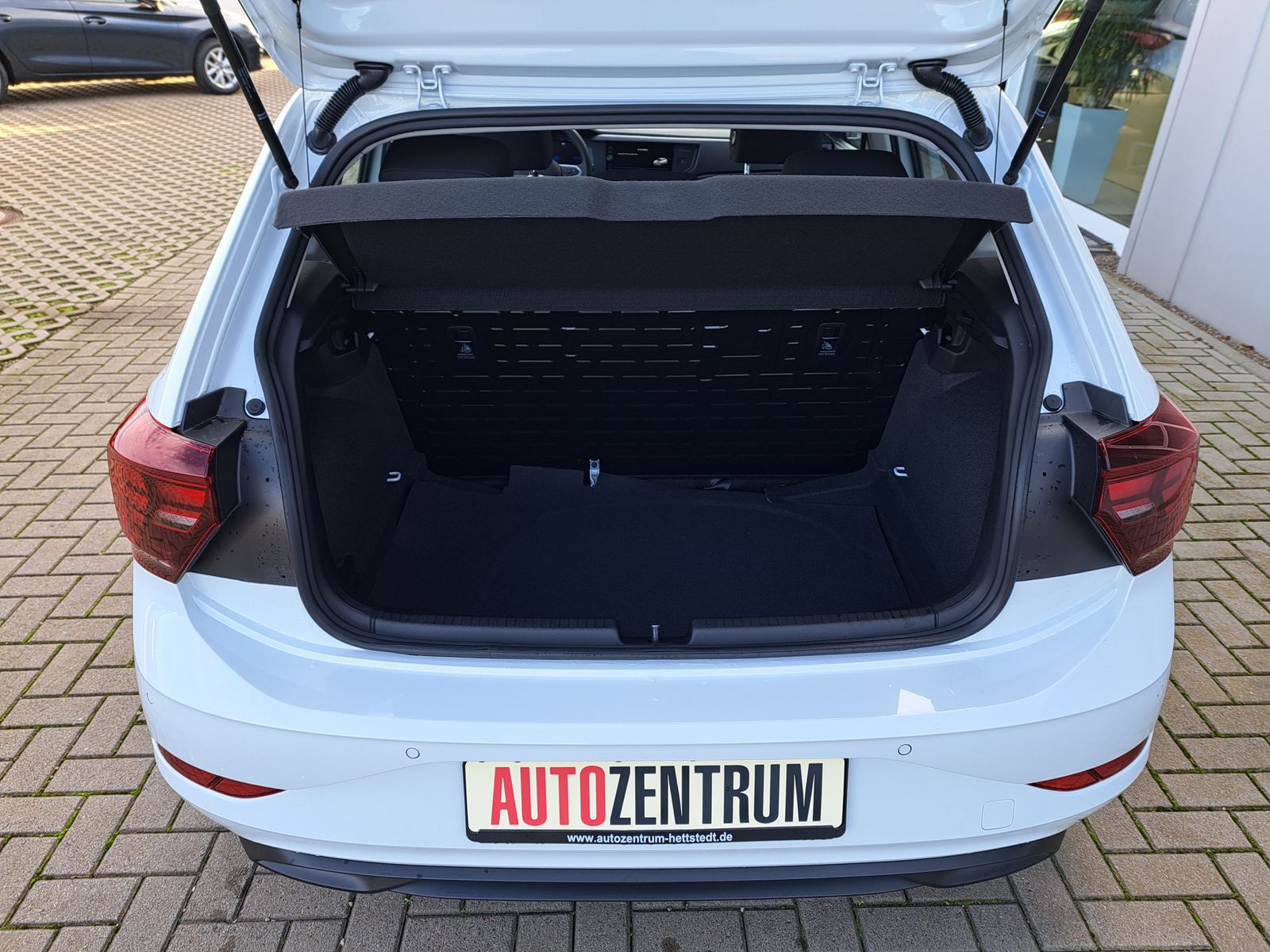 Fahrzeugabbildung Volkswagen Polo 1.0 LED KLIMA PDC LICHT- & REGENSENSOR